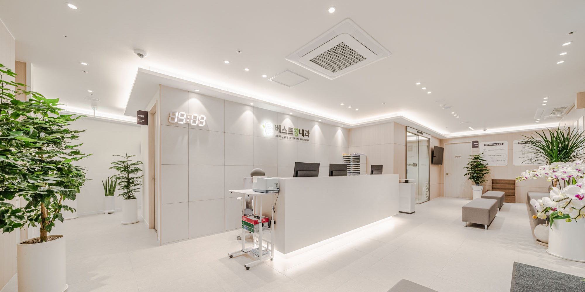 [내과] 깔끔한 동선으로 기본기가 충실한 내과의원 인테리어